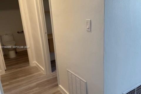 Condo in Miami, Florida, 1 bedroom № 2031839 - photo 15