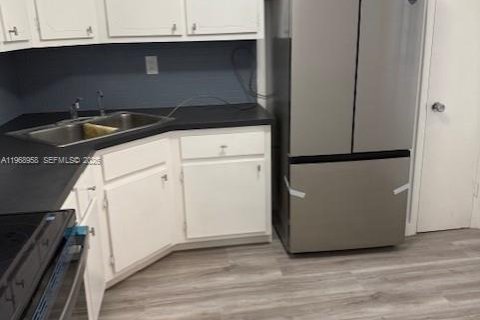 Condo in Miami, Florida, 1 bedroom № 2031839 - photo 5