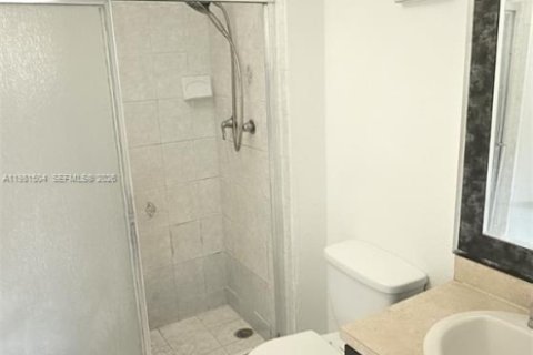 Купить кондоминиум в Тамарак, Флорида 2 спальни, 88.16м2, № 2043374 - фото 18