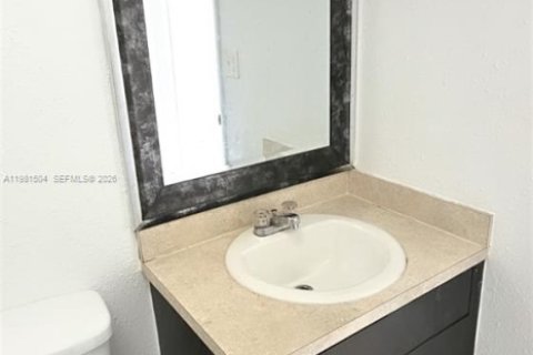 Купить кондоминиум в Тамарак, Флорида 2 спальни, 88.16м2, № 2043374 - фото 16