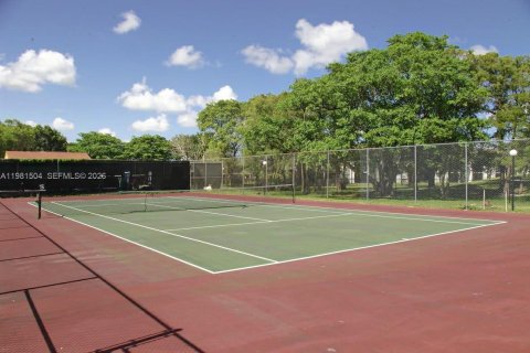 Купить кондоминиум в Тамарак, Флорида 2 спальни, 88.16м2, № 2043374 - фото 25