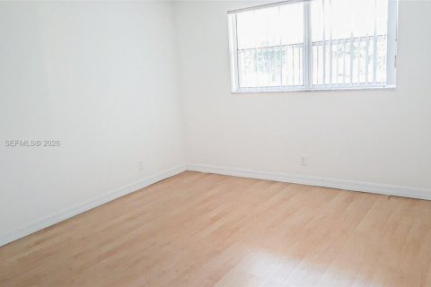 Купить кондоминиум в Тамарак, Флорида 2 спальни, 88.16м2, № 2043374 - фото 10