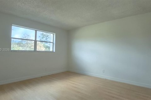 Купить кондоминиум в Тамарак, Флорида 2 спальни, 88.16м2, № 2043374 - фото 14