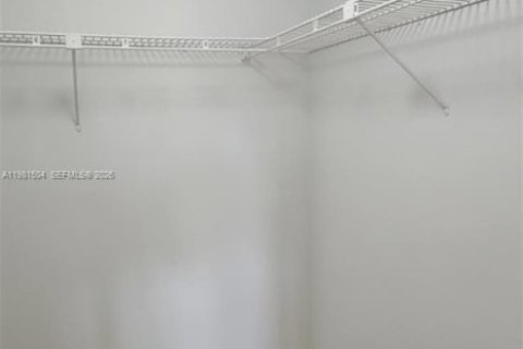 Купить кондоминиум в Тамарак, Флорида 2 спальни, 88.16м2, № 2043374 - фото 20