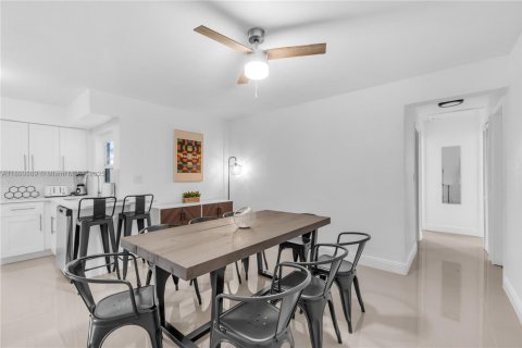 House in Lauderdale Lakes, Florida 4 bedrooms, 154.78 sq.m. № 1952906 - photo 12