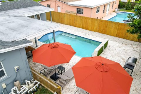 House in Lauderdale Lakes, Florida 4 bedrooms, 154.78 sq.m. № 1952906 - photo 22