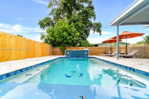 House in Lauderdale Lakes, Florida 4 bedrooms, 154.78 sq.m. № 1952906 - photo 20