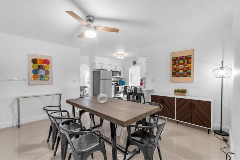 House in Lauderdale Lakes, Florida 4 bedrooms, 154.78 sq.m. № 1952906 - photo 14