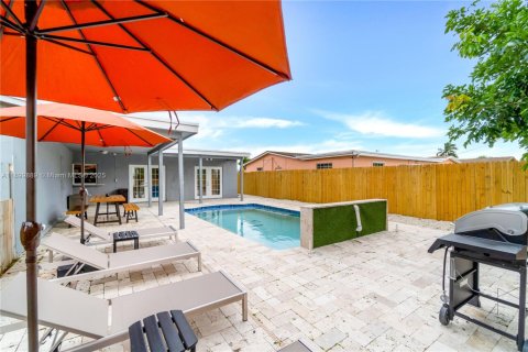 House in Lauderdale Lakes, Florida 4 bedrooms, 154.78 sq.m. № 1952906 - photo 18
