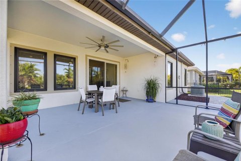 House in Apollo Beach, Florida 3 bedrooms, 194.63 sq.m. № 2092545 - photo 7