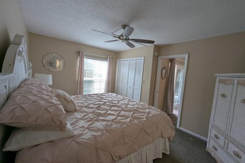 Condo in Seminole, Florida, 2 bedrooms  № 1762114 - photo 13