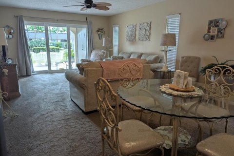 Condo in Seminole, Florida, 2 bedrooms  № 1762114 - photo 5