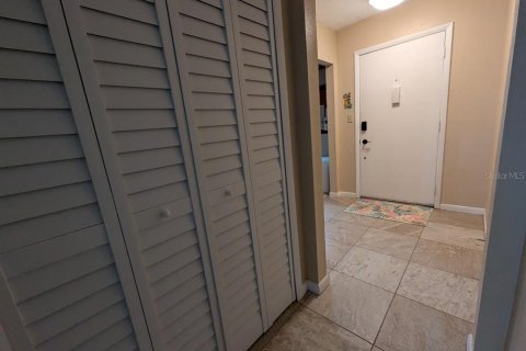 Condo in Seminole, Florida, 2 bedrooms  № 1762114 - photo 4