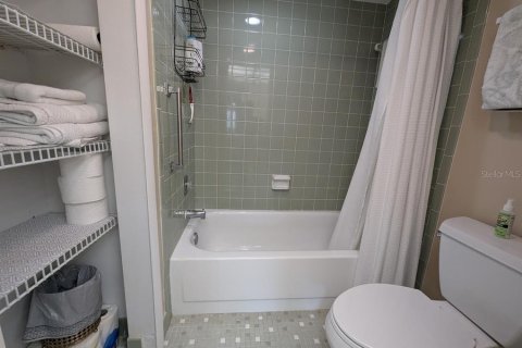 Condo in Seminole, Florida, 2 bedrooms  № 1762114 - photo 18