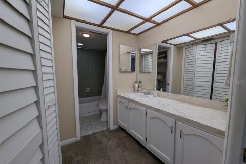 Condo in Seminole, Florida, 2 bedrooms  № 1762114 - photo 16