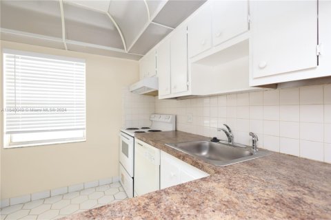 Condo in Margate, Florida, 2 bedrooms  № 1871797 - photo 3