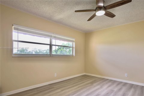 Condo in Margate, Florida, 2 bedrooms  № 1871797 - photo 6