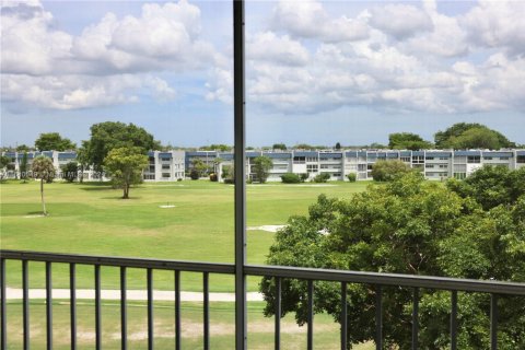 Condo in Margate, Florida, 2 bedrooms  № 1871797 - photo 13
