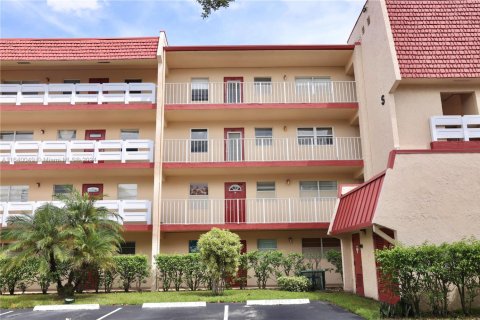 Condo in Margate, Florida, 2 bedrooms  № 1871797 - photo 19