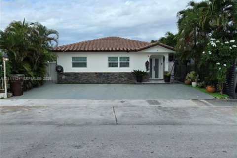 Casa en Hialeah, Florida 4 dormitorios, 137.03 m2 № 2427777