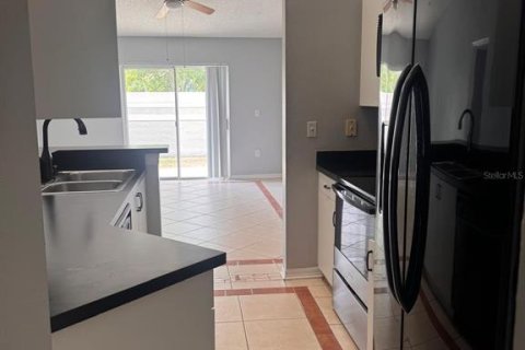Townhouse in Kissimmee, Florida 3 bedrooms, 115.2 sq.m. № 1678135 - photo 7