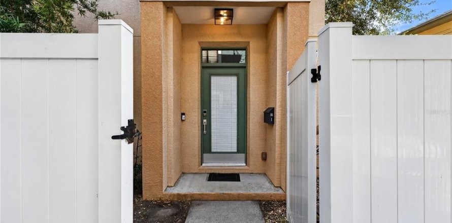 Touwnhouse à Saint Petersburg, Floride 3 chambres, 130.99 m2 № 2398738
