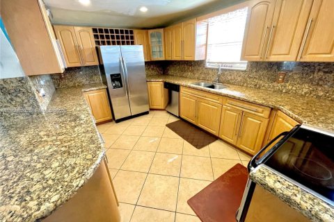 Casa en alquiler en Hollywood, Florida, 3 dormitorios, 134.71 m2 № 2035914 - foto 7