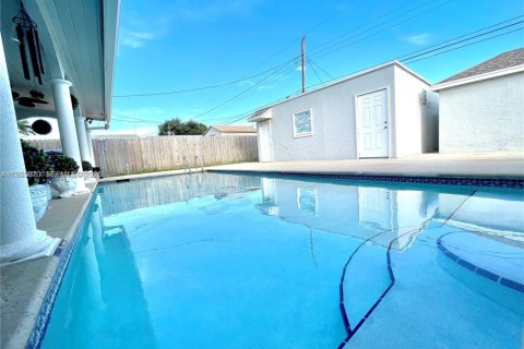 Casa en alquiler en Hollywood, Florida, 3 dormitorios, 134.71 m2 № 2035914 - foto 15