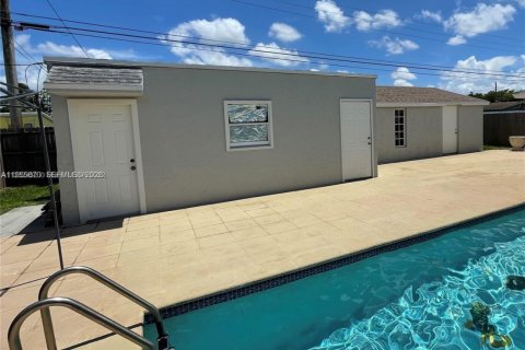 Casa en alquiler en Hollywood, Florida, 3 dormitorios, 134.71 m2 № 2035914 - foto 21