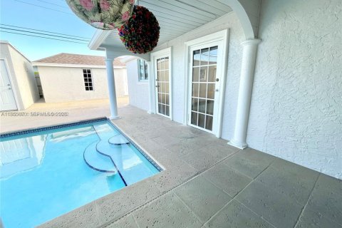 Casa en alquiler en Hollywood, Florida, 3 dormitorios, 134.71 m2 № 2035914 - foto 17