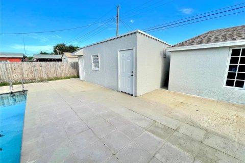 Casa en alquiler en Hollywood, Florida, 3 dormitorios, 134.71 m2 № 2035914 - foto 18