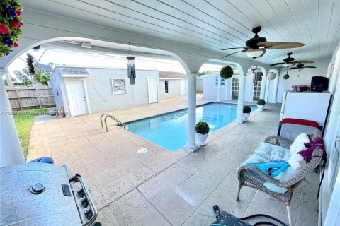 Casa en alquiler en Hollywood, Florida, 3 dormitorios, 134.71 m2 № 2035914 - foto 11