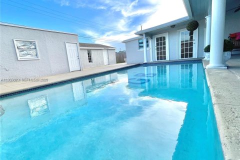 Casa en alquiler en Hollywood, Florida, 3 dormitorios, 134.71 m2 № 2035914 - foto 12