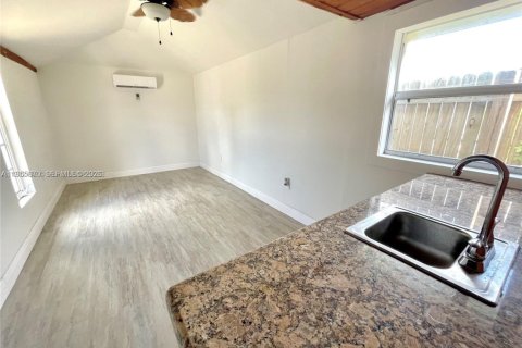 Casa en alquiler en Hollywood, Florida, 3 dormitorios, 134.71 m2 № 2035914 - foto 25