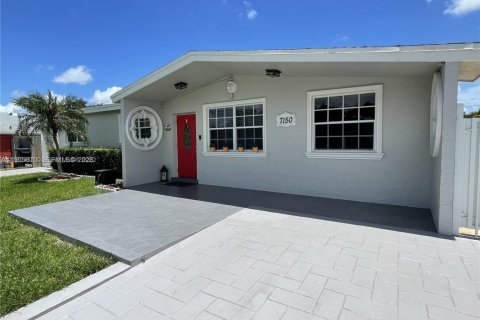 Casa en alquiler en Hollywood, Florida, 3 dormitorios, 134.71 m2 № 2035914 - foto 6