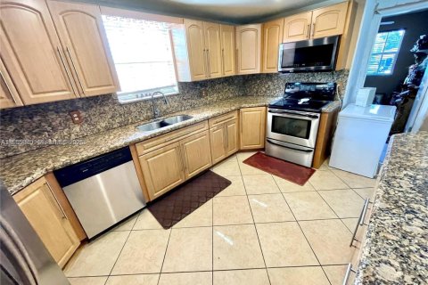 Casa en alquiler en Hollywood, Florida, 3 dormitorios, 134.71 m2 № 2035914 - foto 8