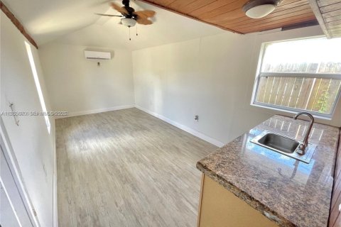 Casa en alquiler en Hollywood, Florida, 3 dormitorios, 134.71 m2 № 2035914 - foto 24