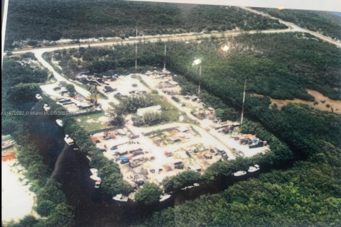 Коммерческая недвижимость в Марафон, Флорида № 2021533