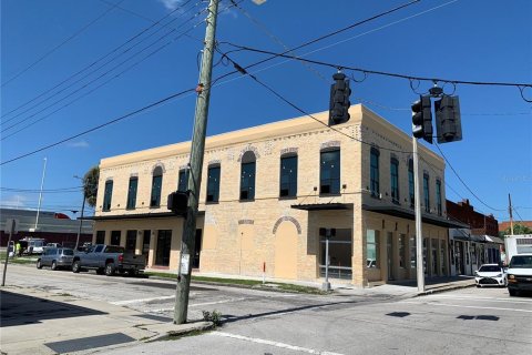 Propiedad comercial en alquiler en Tampa, Florida, 857.12 m2 № 1156191 - foto 10