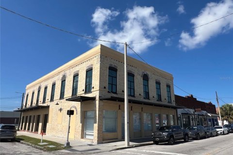 Propiedad comercial en alquiler en Tampa, Florida, 857.12 m2 № 1156191 - foto 6