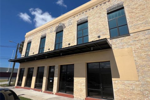 Propiedad comercial en alquiler en Tampa, Florida, 857.12 m2 № 1156191 - foto 3
