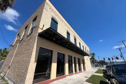 Propiedad comercial en alquiler en Tampa, Florida, 857.12 m2 № 1156191 - foto 4