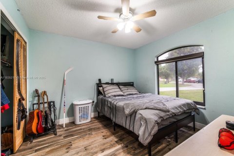House in Homestead, Florida 4 bedrooms, 204.11 sq.m. № 1818473 - photo 15