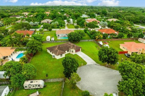 House in Homestead, Florida 4 bedrooms, 204.11 sq.m. № 1818473 - photo 24