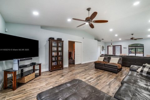 House in Homestead, Florida 4 bedrooms, 204.11 sq.m. № 1818473 - photo 7
