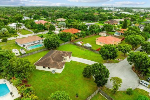 House in Homestead, Florida 4 bedrooms, 204.11 sq.m. № 1818473 - photo 4