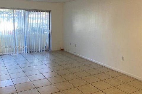 Appartement à louer à North Miami, Floride: 1 chambre, 75.81 m2 № 1999819 - photo 4