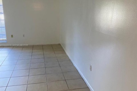 Appartement à louer à North Miami, Floride: 1 chambre, 75.81 m2 № 1999819 - photo 8