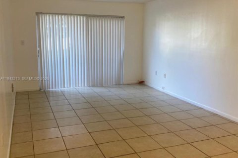 Appartement à louer à North Miami, Floride: 1 chambre, 75.81 m2 № 1999819 - photo 12