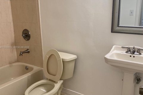 Appartement à louer à North Miami, Floride: 1 chambre, 75.81 m2 № 1999819 - photo 7